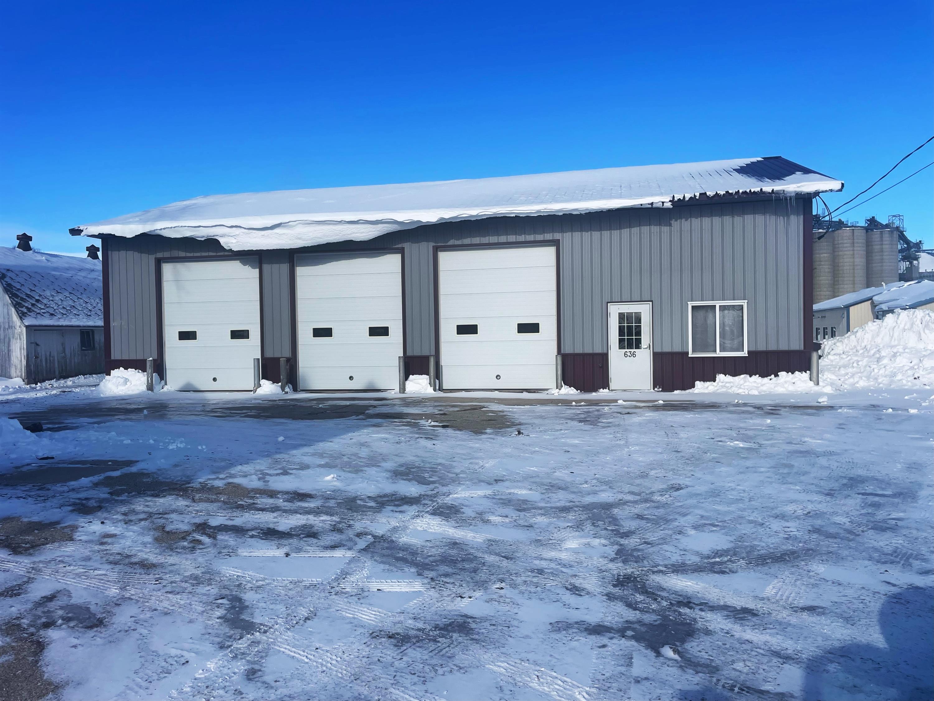 634 E Oshkosh St- SHOP - 1